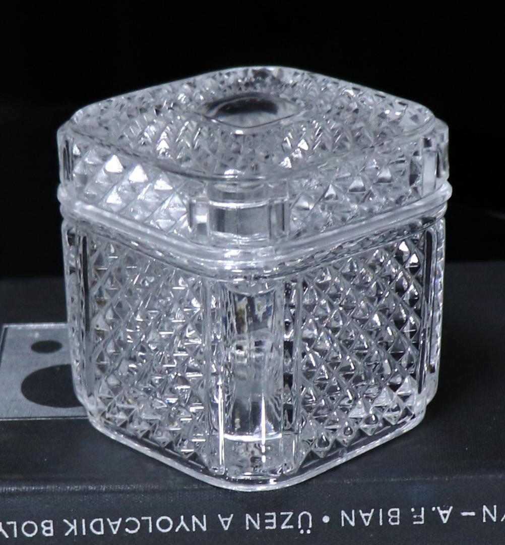 オールド・バカラ 稀少型 ディアマン・ビゾー スクエア型 蓋物 小物入れ