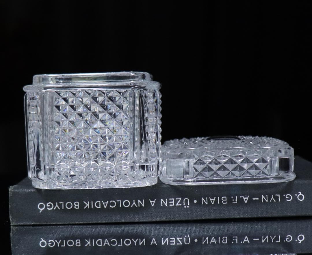 オールド・バカラ 稀少型 ディアマン・ビゾー スクエア型 蓋物 小物入れ