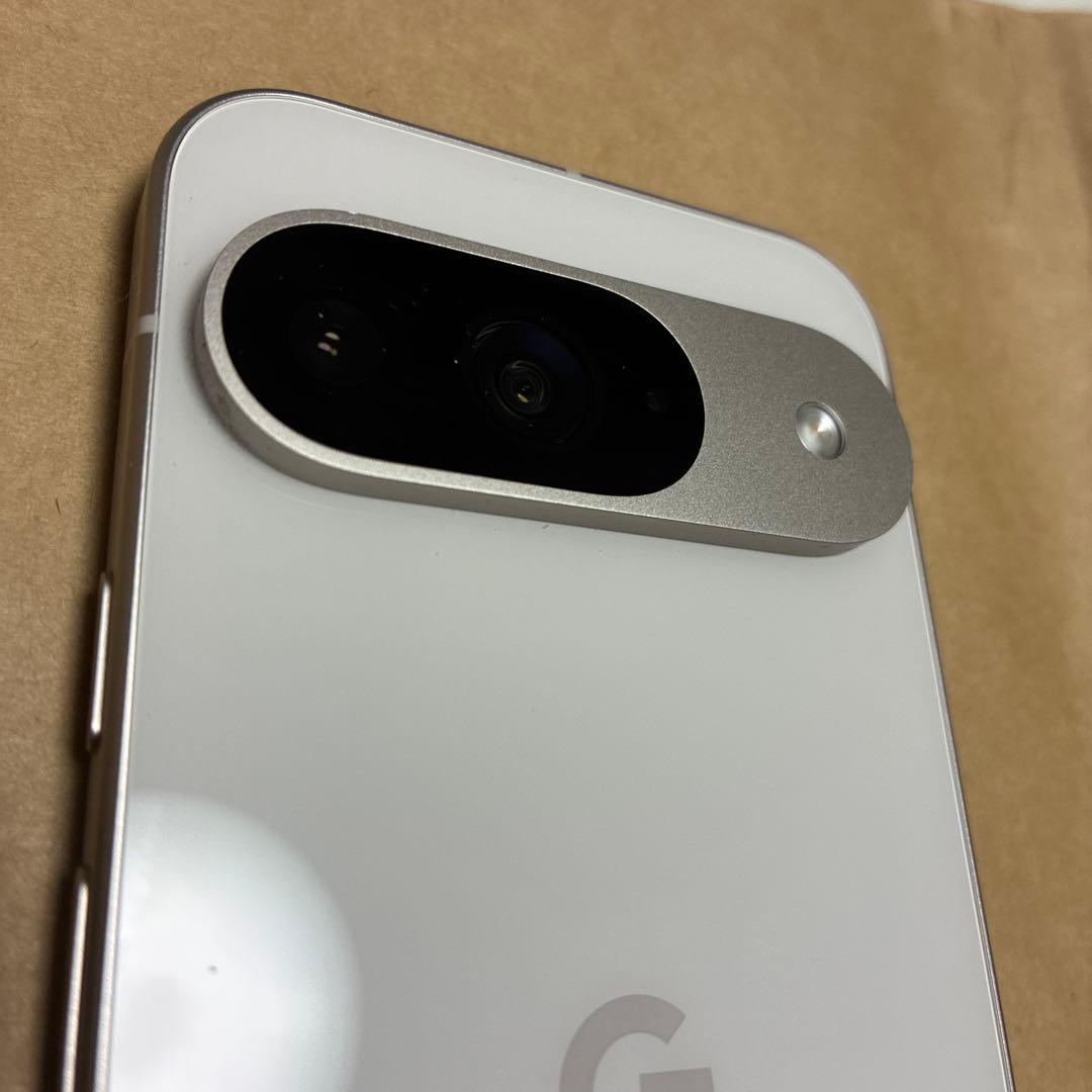 【未使用に近い】pixel9 箱　ケーブル付き