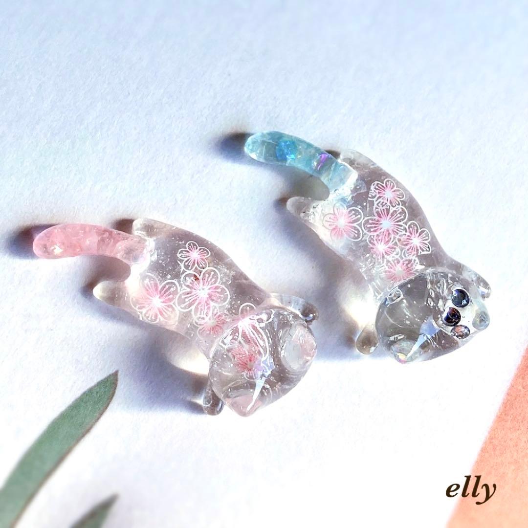 【ゆきゆっきー❄様】1694.天然石　雪の結晶　とびつき猫　レジン　チャーム