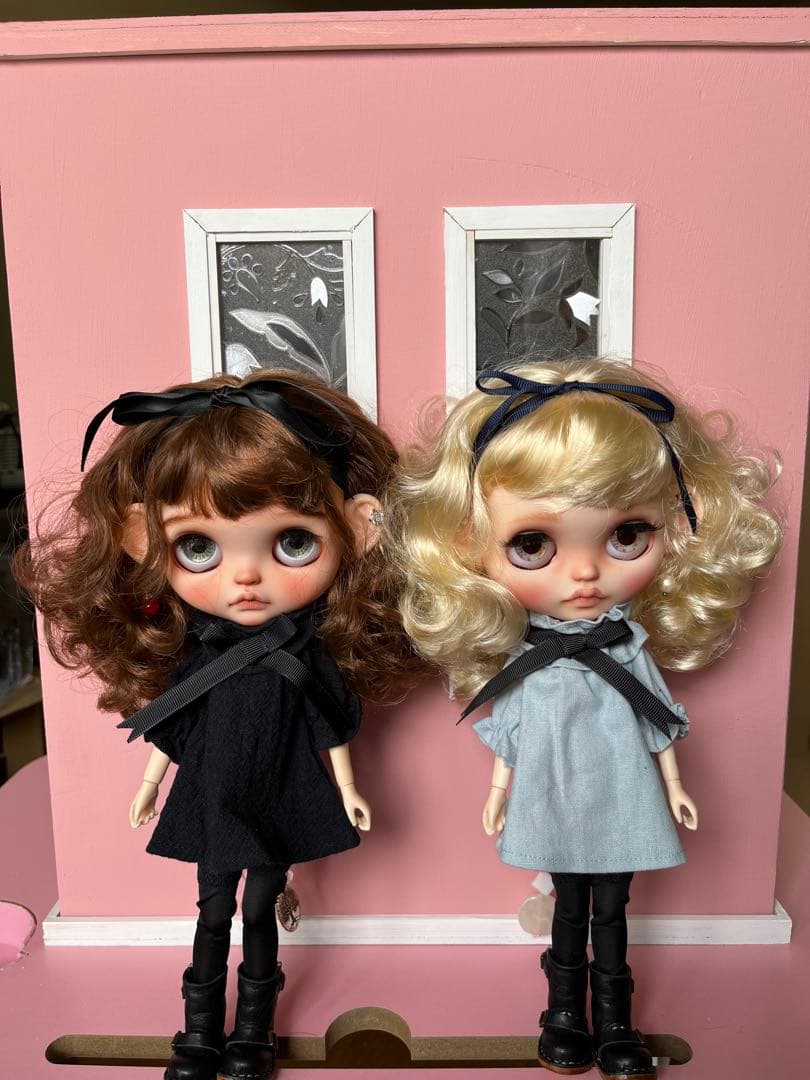 木製　ドールハウス　友達も呼べちゃう　背景にも　ゆずり　ベッド付き