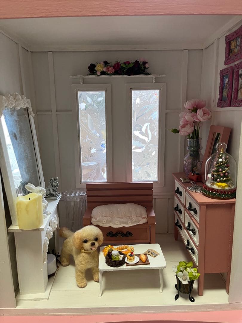 木製　ドールハウス　友達も呼べちゃう　背景にも　ゆずり　ベッド付き