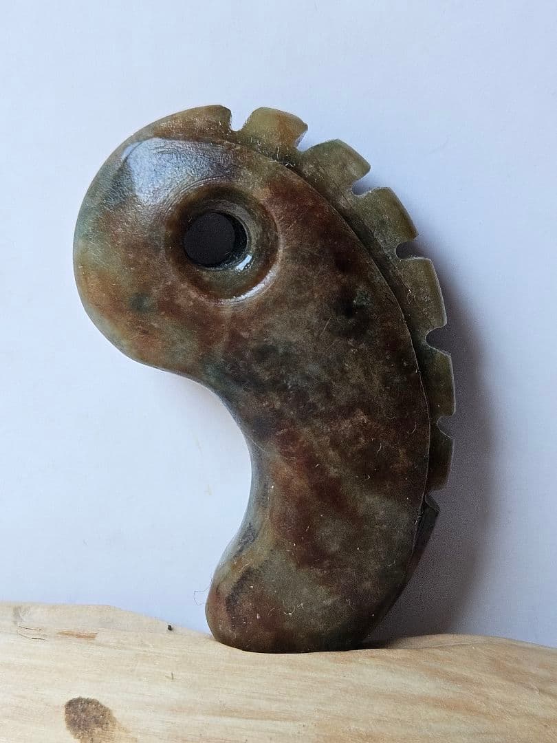 獣形　翡翠勾玉