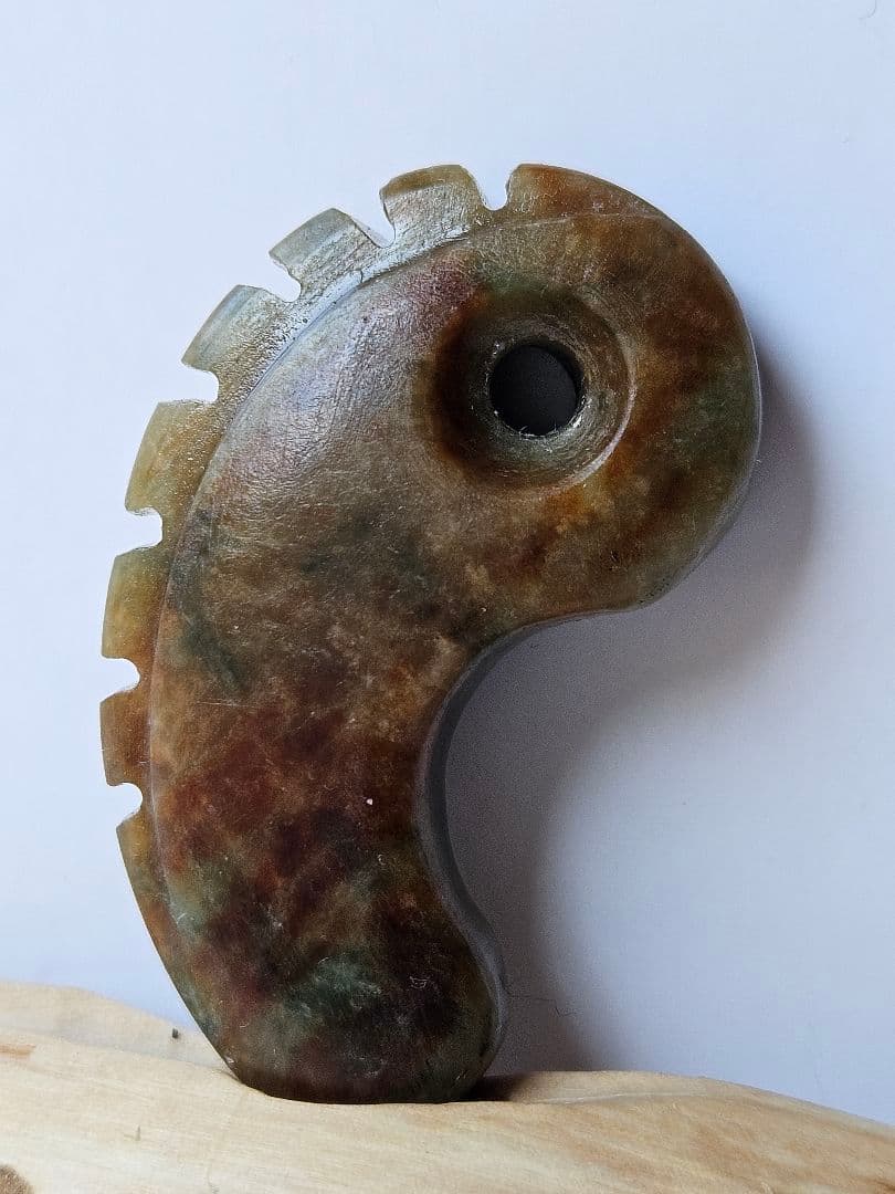 獣形　翡翠勾玉