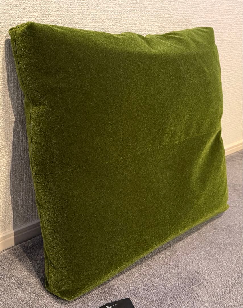 【週末値引き】正規品　カリモク60 ロビークッション モケットグリーン