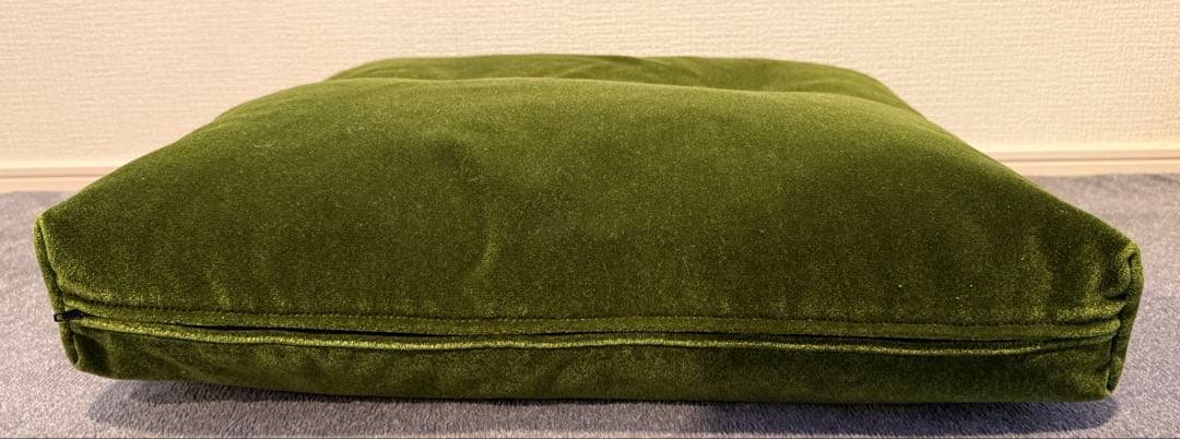 【週末値引き】正規品　カリモク60 ロビークッション モケットグリーン