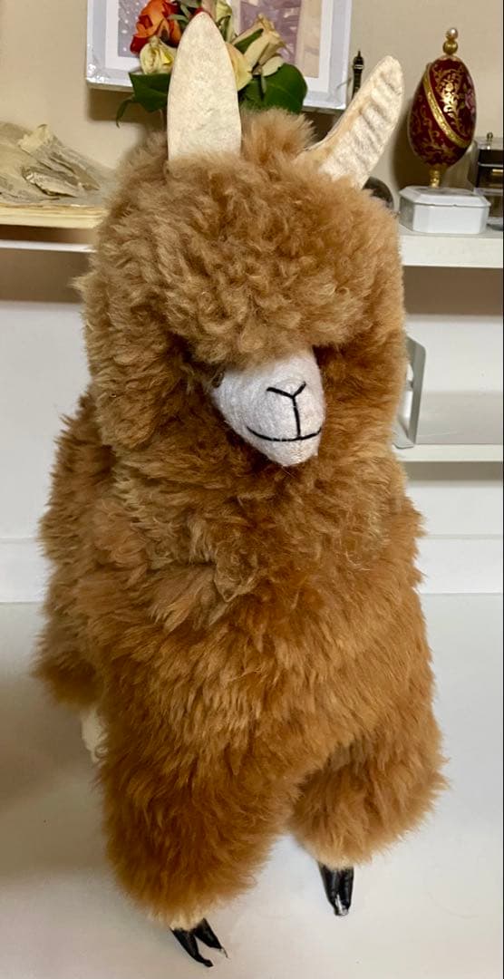 アルパカのぬいぐるみ 2体セット。 アルパカ立ち手作りペルーアルパカ。白・茶色