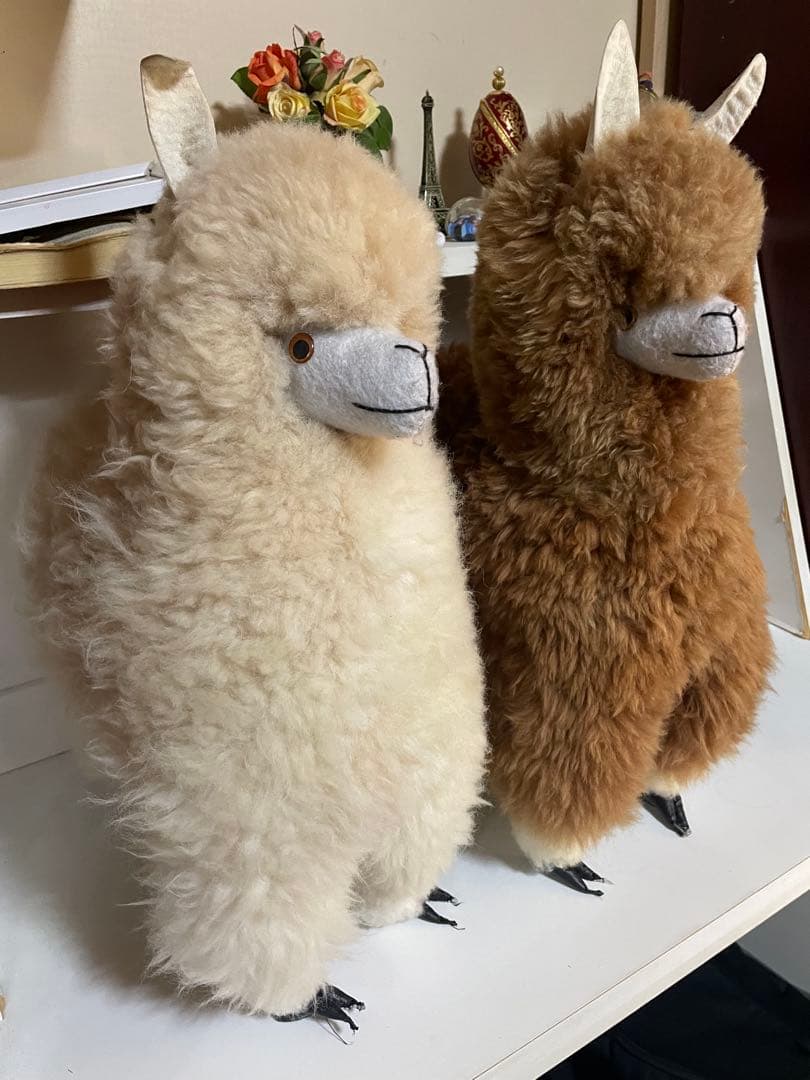 アルパカのぬいぐるみ 2体セット。 アルパカ立ち手作りペルーアルパカ。白・茶色
