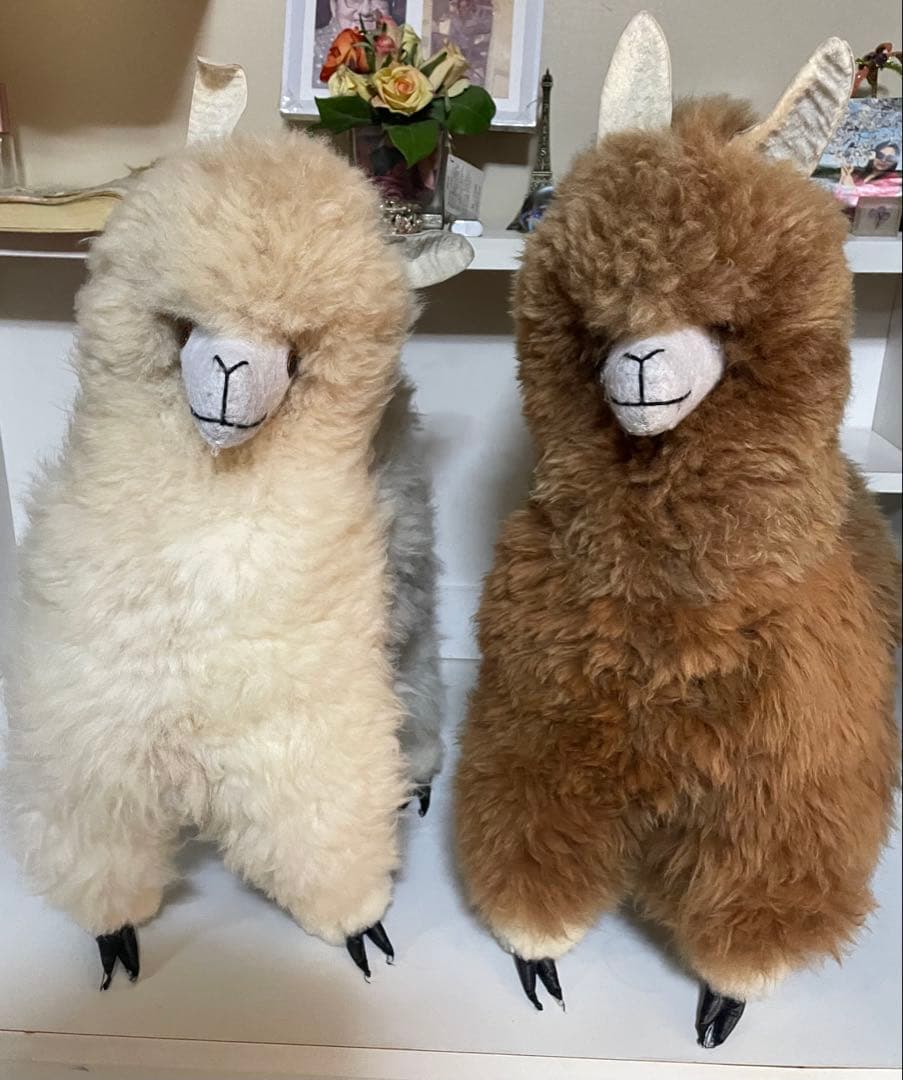 アルパカのぬいぐるみ 2体セット。 アルパカ立ち手作りペルーアルパカ。白・茶色