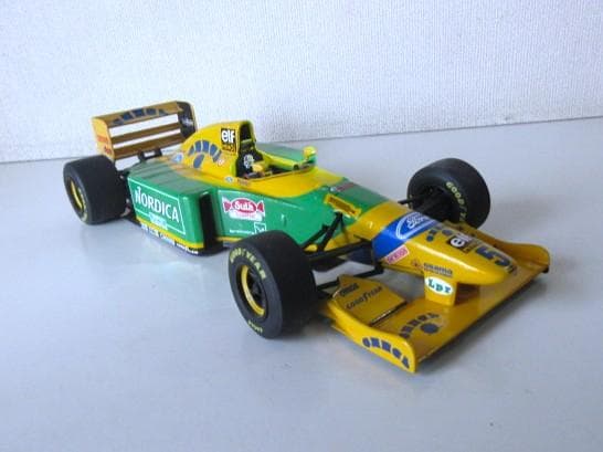 特価 MINICHAMPS (1/18) ベネトン B193B M.シューマッハ