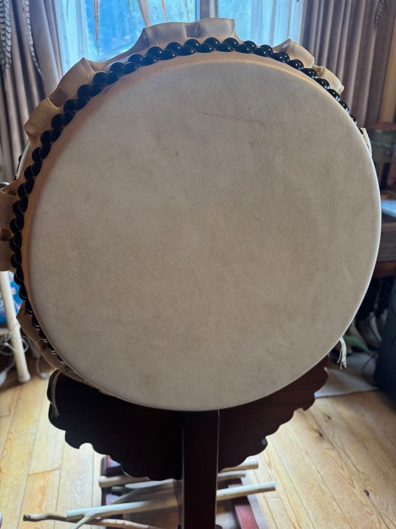 【和太鼓】美！1尺4寸長胴宮太鼓(鼓面径42ｃｍ）本赤欅材■奉納用台付き☆値下げ