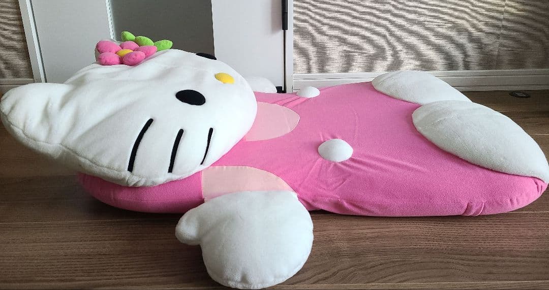 【希少】ハローキティ 座椅子 レトロ