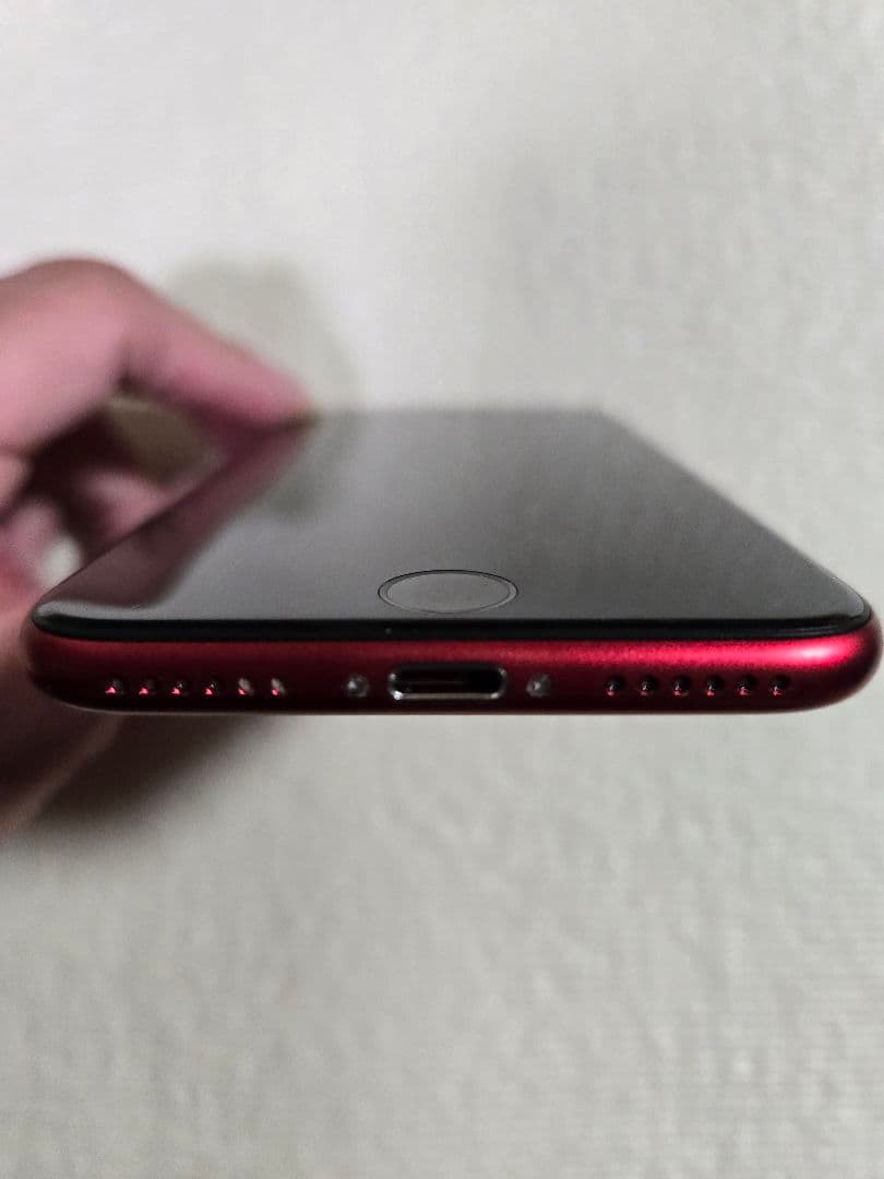 iPhone SE (第2世代)　Red　美品　国内版SIMフリー