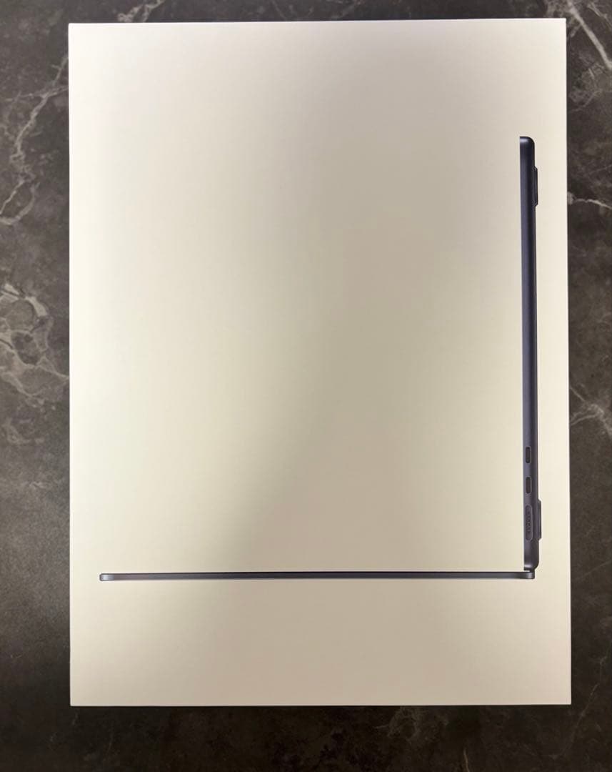 美品【MacBookAir】M2 13インチ 16GB/256GB ミッドナイト