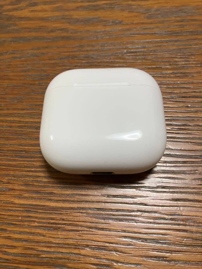 【美品】AirPods4 第4世代 ノイキャン非搭載 限定保証あり