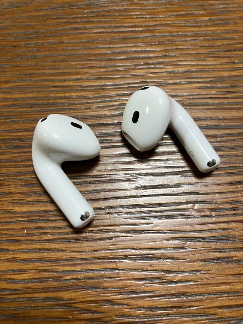 【美品】AirPods4 第4世代 ノイキャン非搭載 限定保証あり