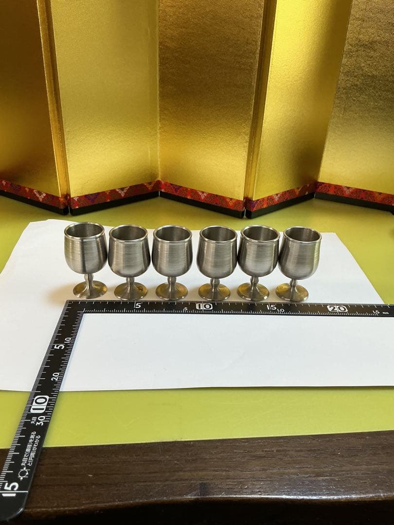 ステンレス製ミニチュアカップ6個セット　工芸品　観賞石