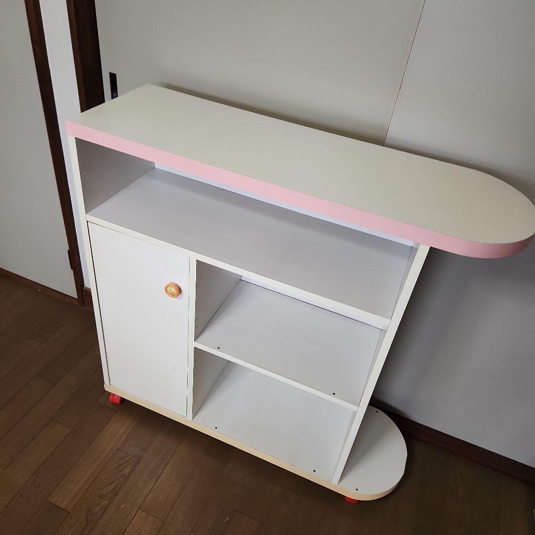 ホワイトとピンクのカウンターワゴン　昭和レトロ
