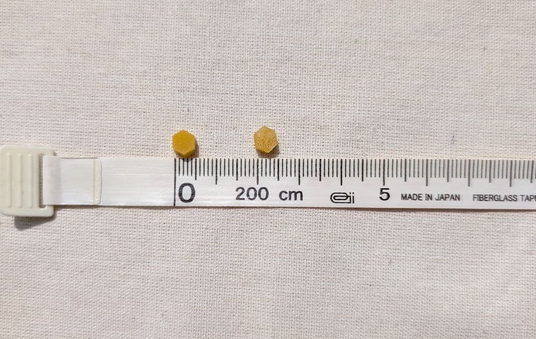 国産天然蜜蝋　ミツロウ　2KG 扱いやすいビーズ型