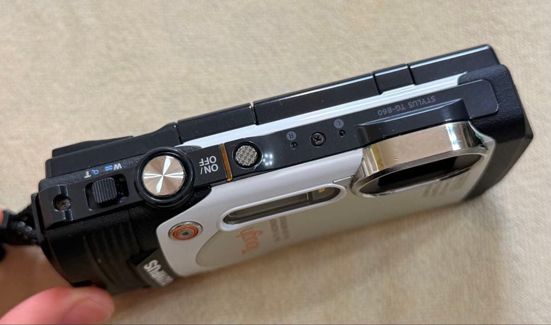 美品！ OLYMPUS オリンパス 防水デジタルカメラ TG-860 Tough