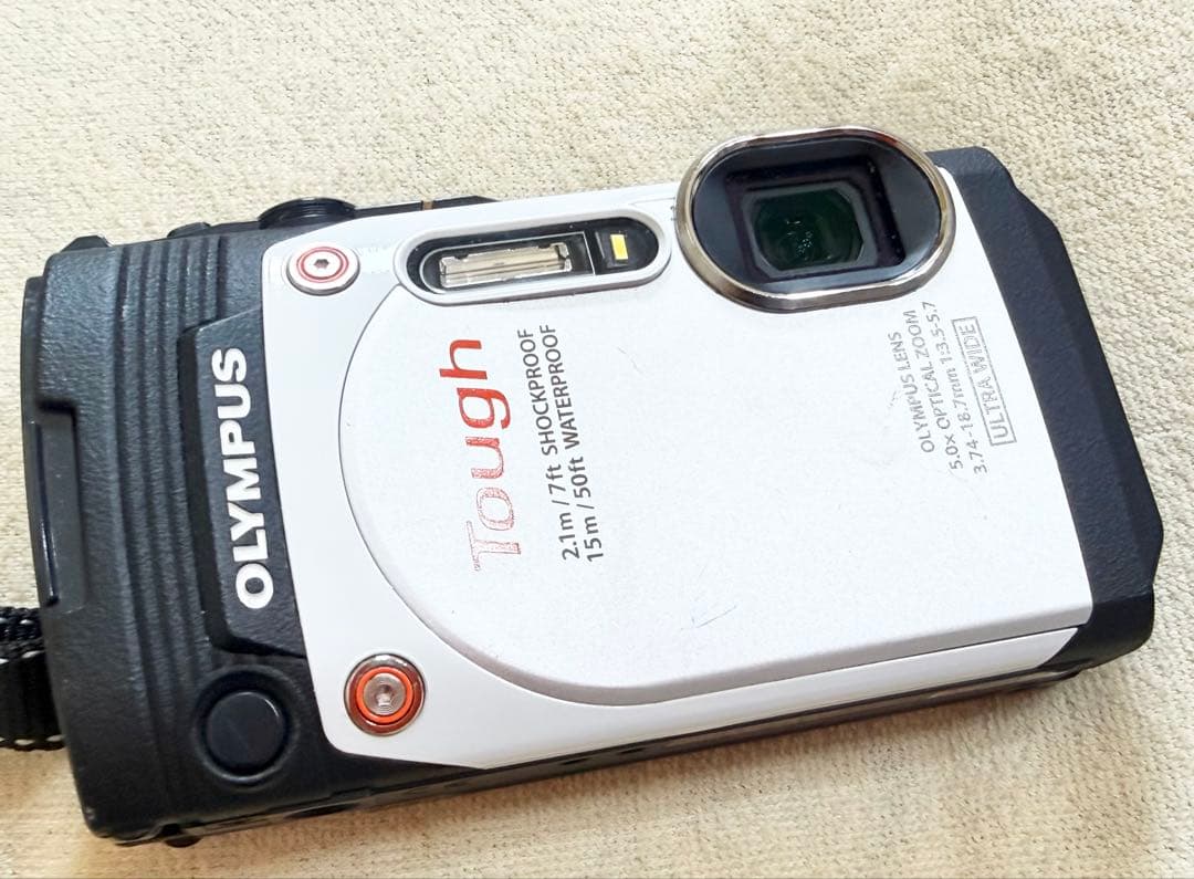 美品！ OLYMPUS オリンパス 防水デジタルカメラ TG-860 Tough