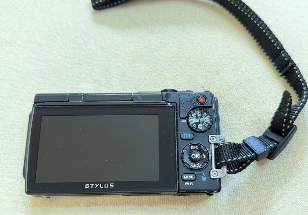 美品！ OLYMPUS オリンパス 防水デジタルカメラ TG-860 Tough