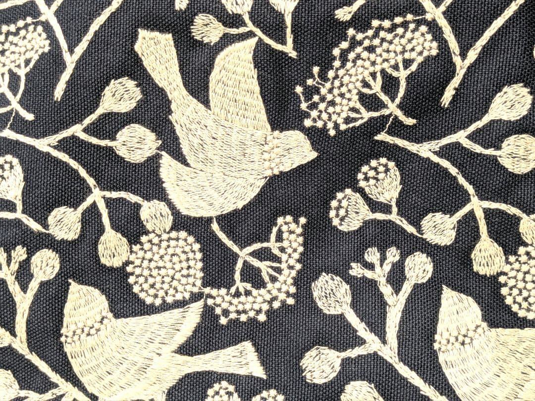 【新品】点と線模様製作所正規品トートバッグ 　　　　バ−ドガ−テン刺繍生地