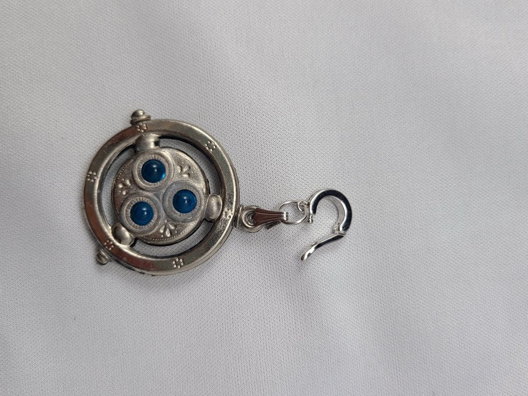 アンティークペンダントトップのネックレス(取り外し可能)(レッド)