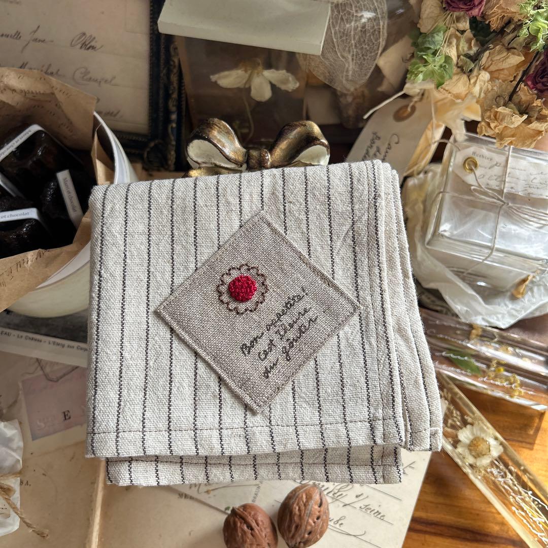 trifolium × おやつ屋 ハイジ コラボ リネン クロス