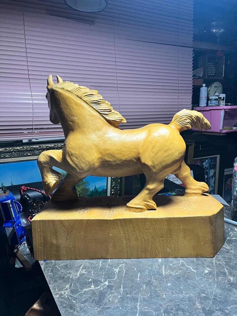 大きな木彫り馬、木彫り馬、一刀彫り馬、道産子馬木彫り、道産子馬彫刻、 53センチ