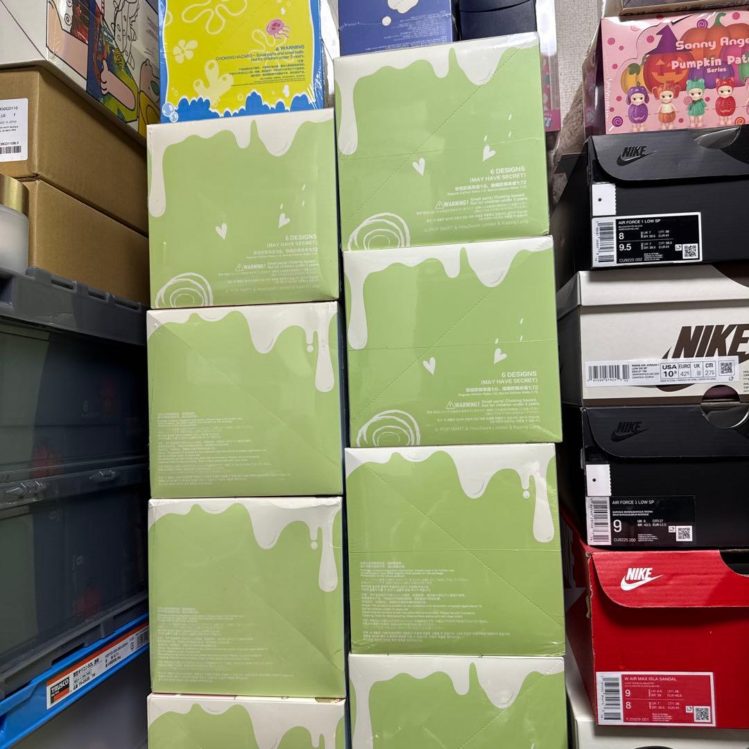 Popmart THE MONSTERS Macaron ぬいぐるみLabubu