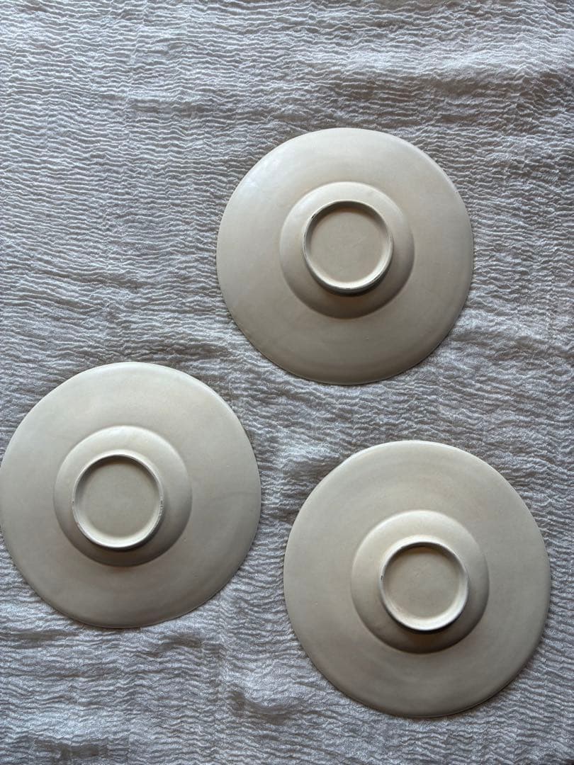 加藤かずみさん アイボリーリム皿3枚セット