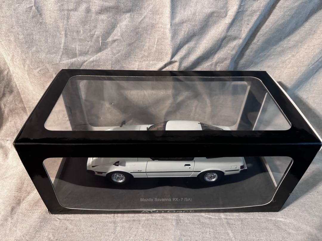 ミニカー Mazda Savanna RX-7 (SA) 1/18 AUTOart