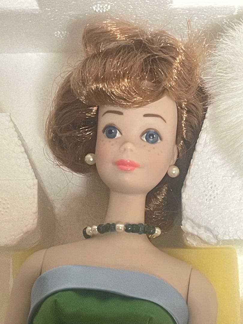 ミッジ　ポーセリン　30thアニバーサリー　バービー のお友達