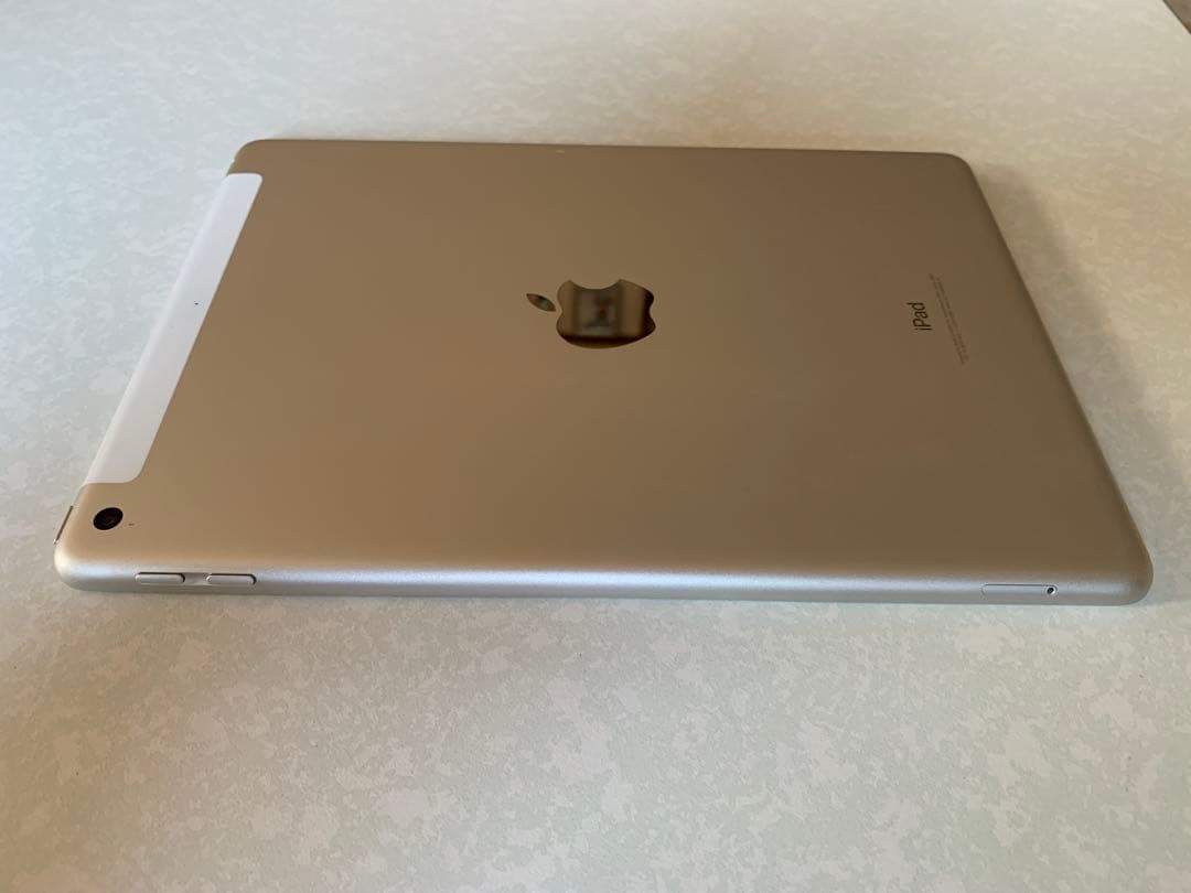 iPad (第5世代) wifi&cellular 32GB SIMフリー本体