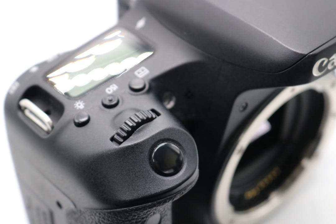 美品 【Canon EOS 9000D ダブルレンズセット】 安心保証あり