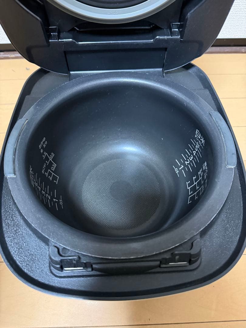 タイガー 炊飯器 5.5合 圧力IH式 JPI-A100