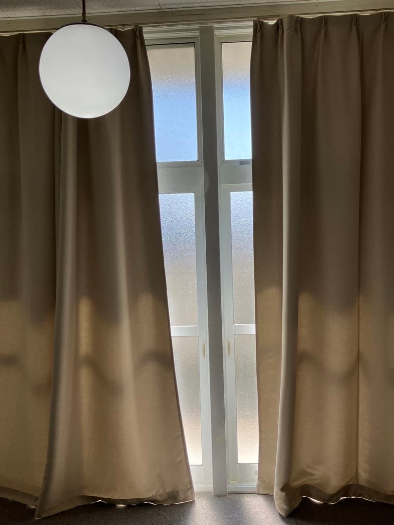 遮光カーテン 無地 ベージュ