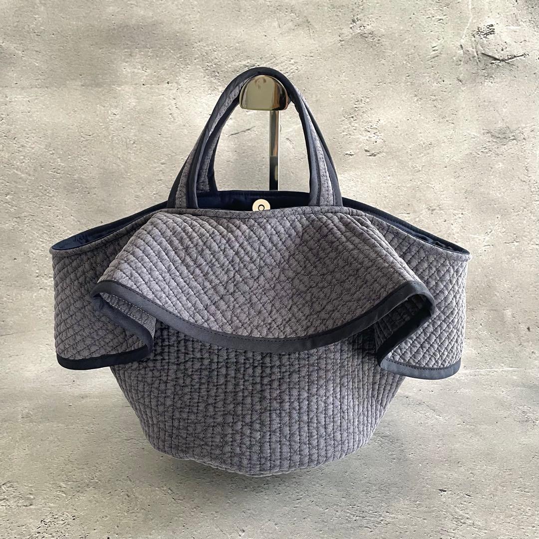 フレアフリル付き丸底マルシェバッグ　ヌビバッグ　ネイビー　ハンドメイド