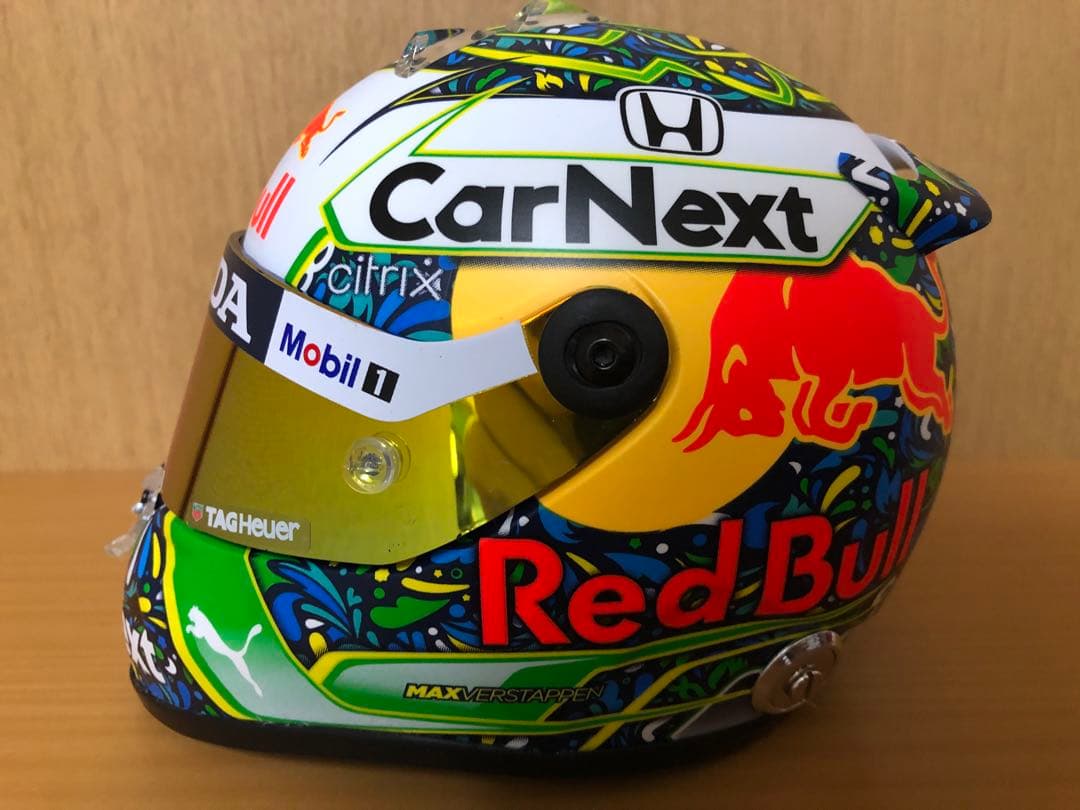 マックス・フェルスタッペン レッドブル1/2ヘルメット2021年ブラジルGP仕様