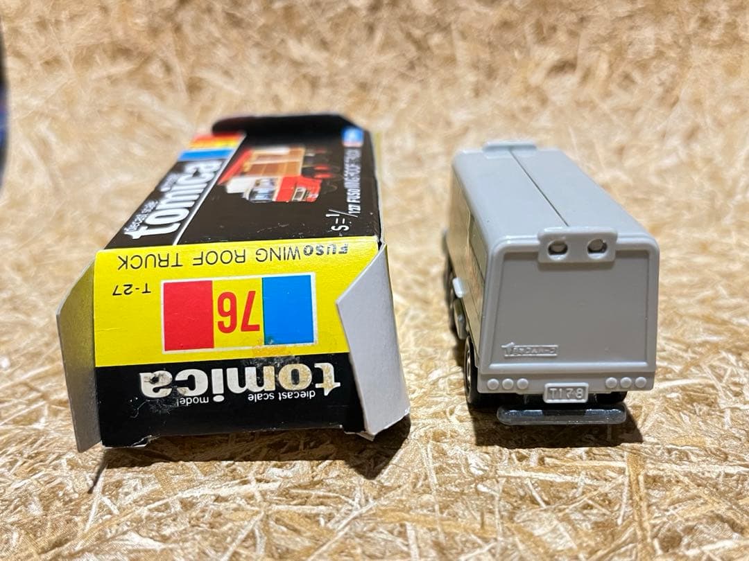 トミカ 日本製 黒箱 76 ふそう ウイングルーフ トラック 久留米運送