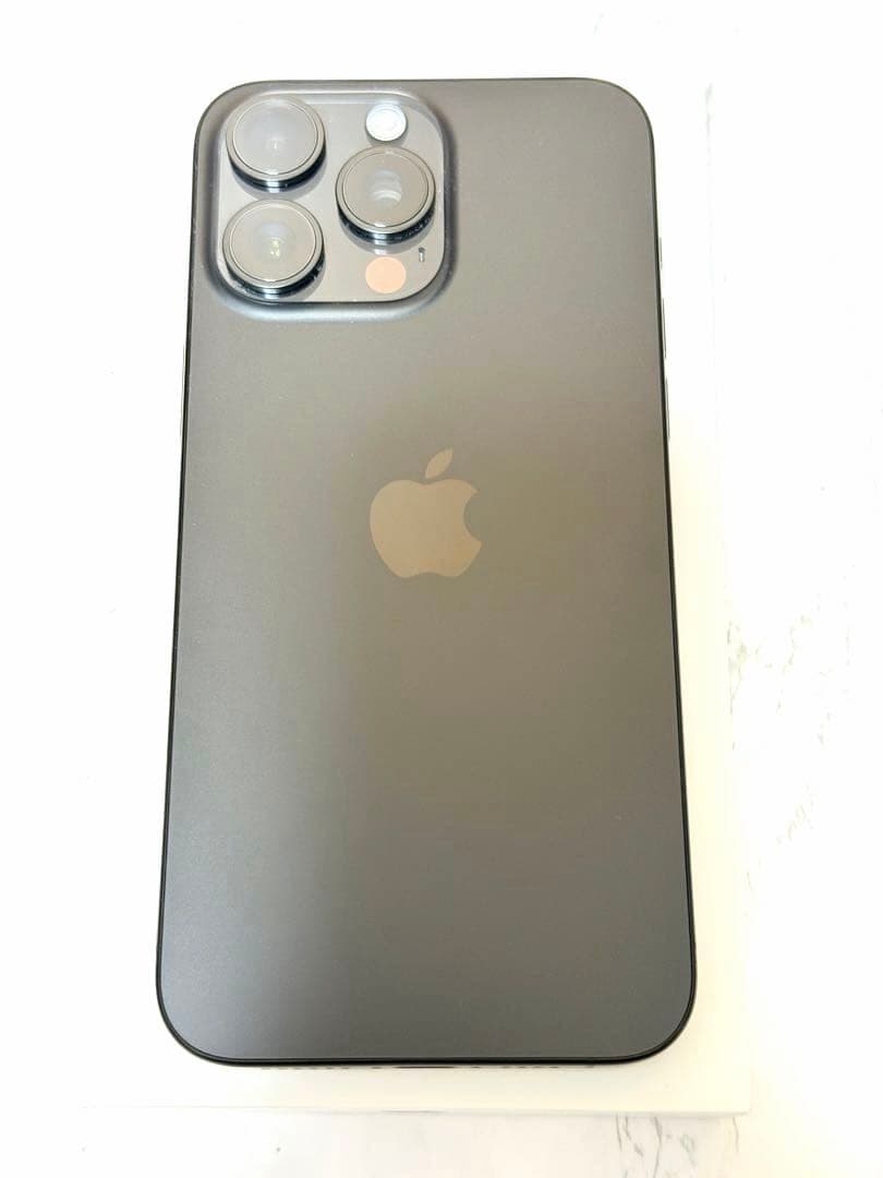 Apple iPhone 15ProMax ブラックチタニウム 本体　美品