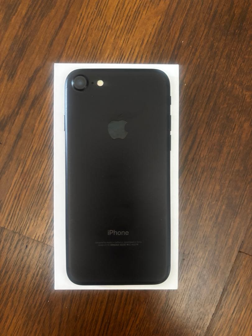 iPhone se第二世代　SIMフリー