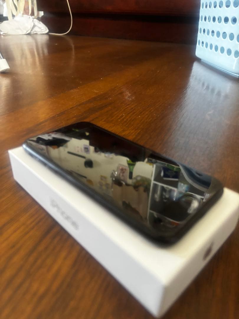 iPhone se第二世代　SIMフリー