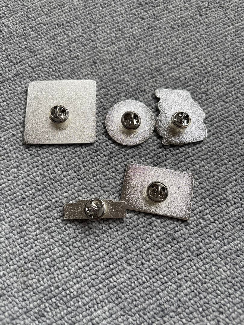 ミセスグリーンアップル　ピンバッジ　ホワイトラウンジ