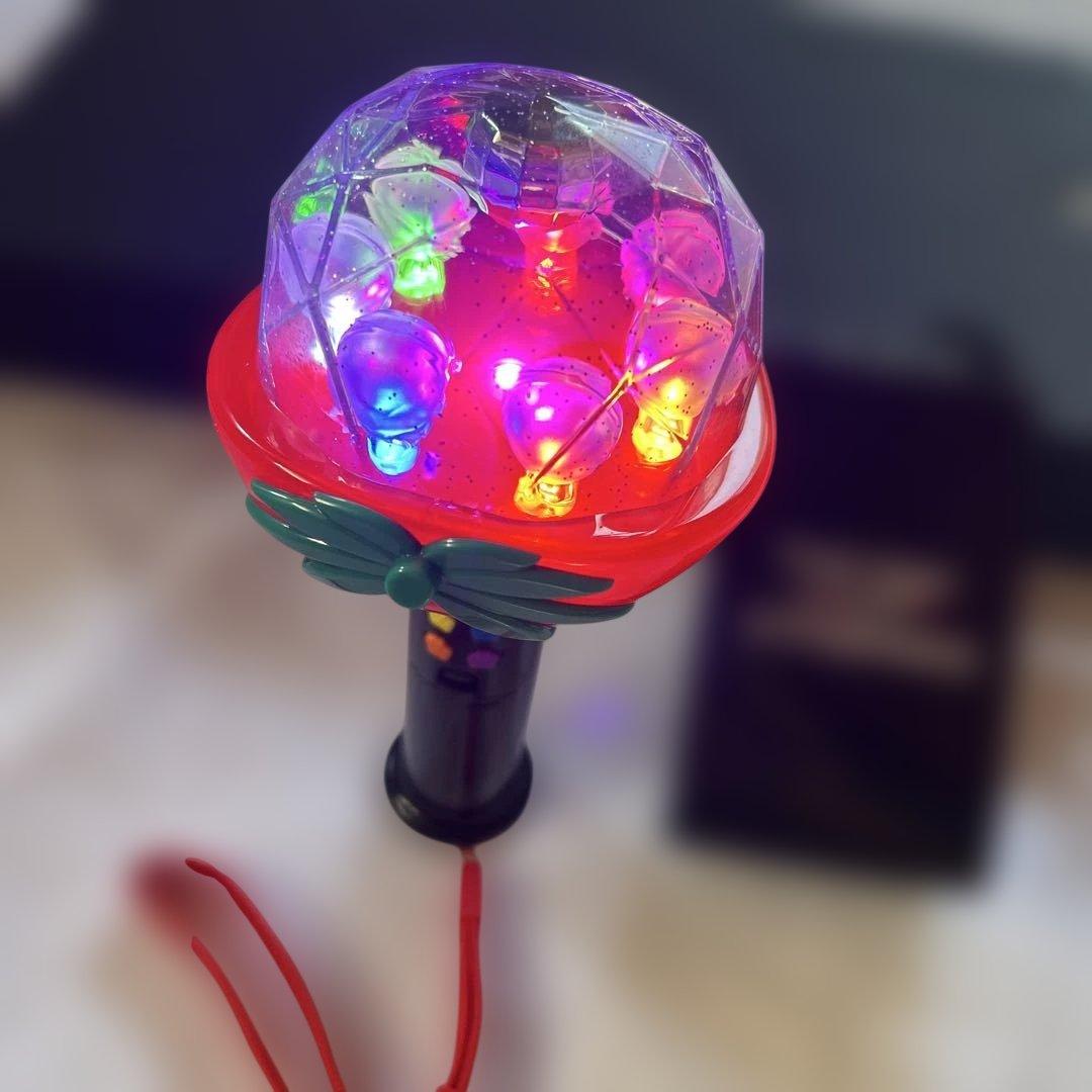 Travis Japan いちご型ペンライト 2個　コンサートツアー2026