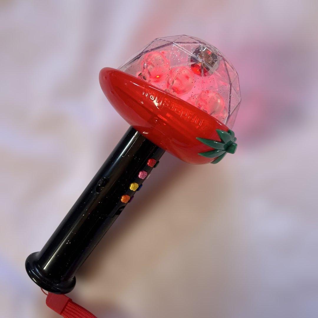 Travis Japan いちご型ペンライト 2個　コンサートツアー2026