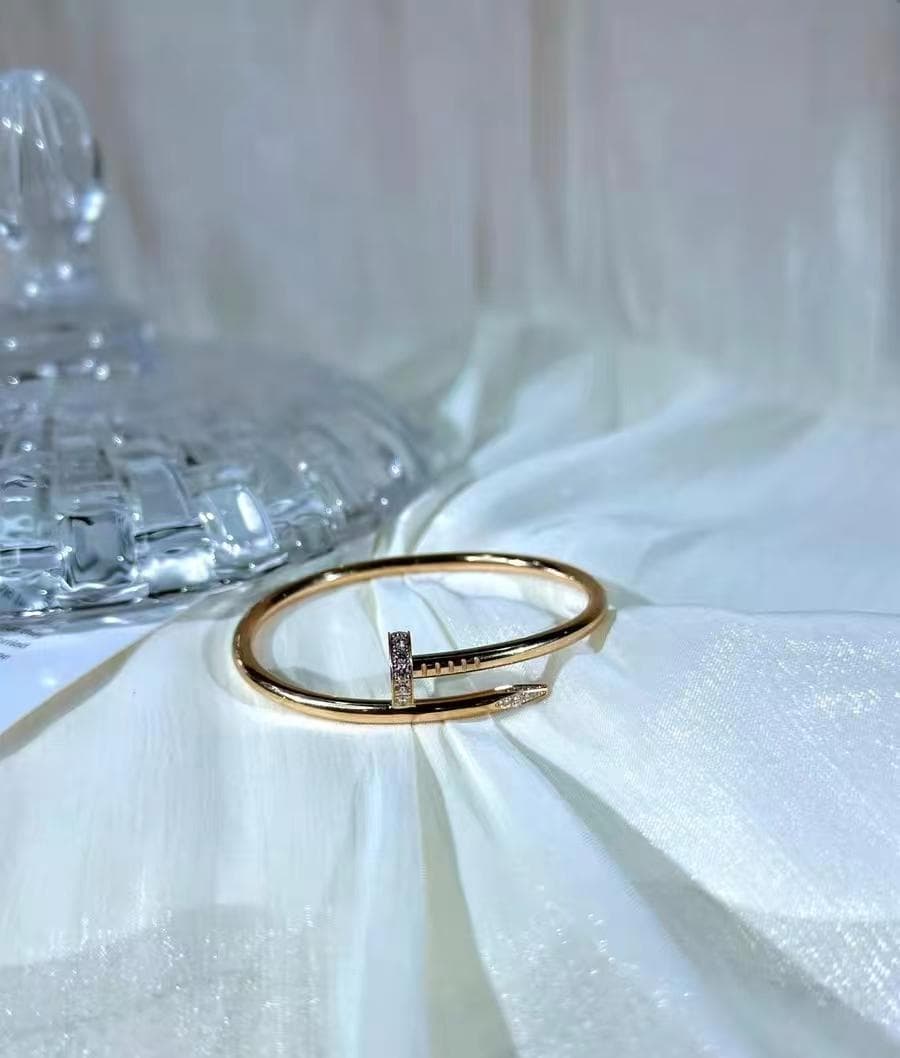 ゴールド スネークモチーフ ダイヤモンド バングル