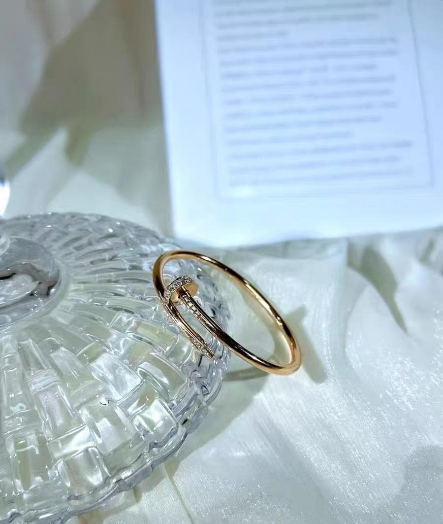 ゴールド スネークモチーフ ダイヤモンド バングル