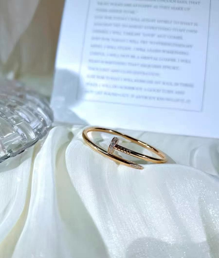 ゴールド スネークモチーフ ダイヤモンド バングル